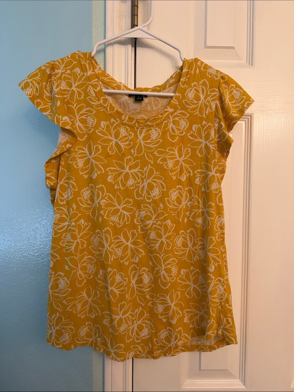 Ann Taylor Yellow Floral Short Sleeve Scoop Neck Top Medium